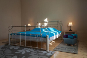  Apartment By the River  Ниш